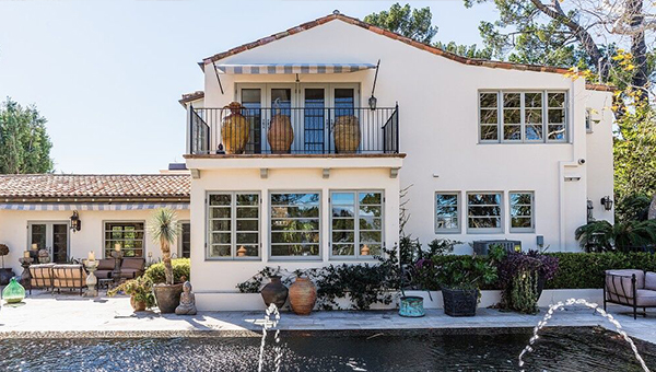 Hollywood Glamour Lives On Mulholland Drive